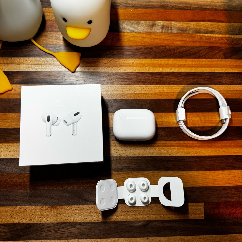 Apple AirPods Pro( 1st Generation)
